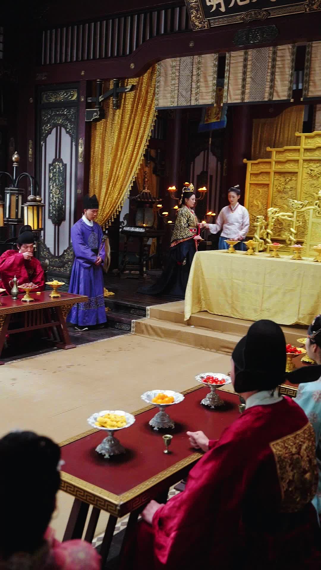 Episodio 23 - La jaula dorada del Emperado